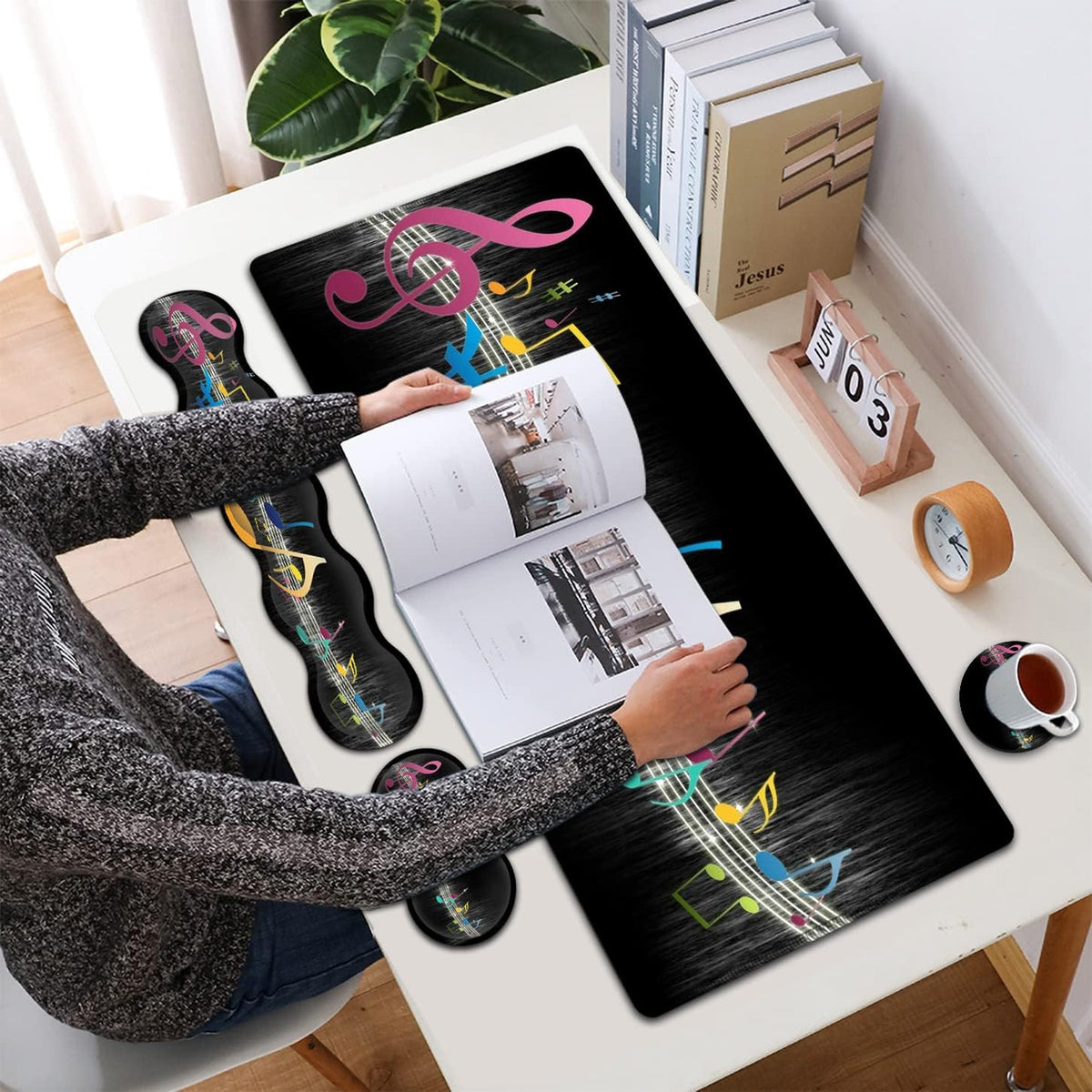 Large Mouse Pad, Extended Gaming Mouse Pad 31.5x11.8 Ergonomic Memory Foam Keyboard Wrist Rest Support,for Home Laptop Working Big Office Desk Pad with Non-Slip Base,Color Music Notes Black Desk Mat